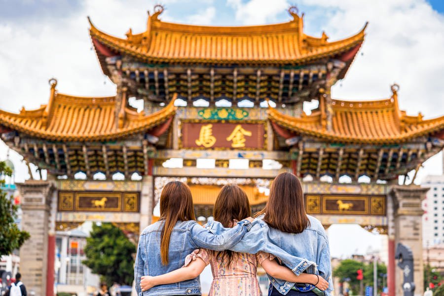 Amigas visitando al palacio en China